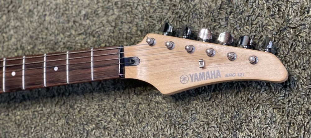Yamaha ERG 121 електро гітара indonesia