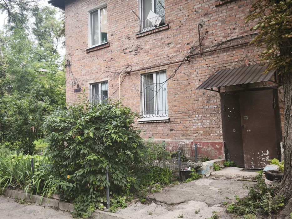 продаж 2-во кімнатної квартири на 12 кварталі поряд з ТЦ Терра