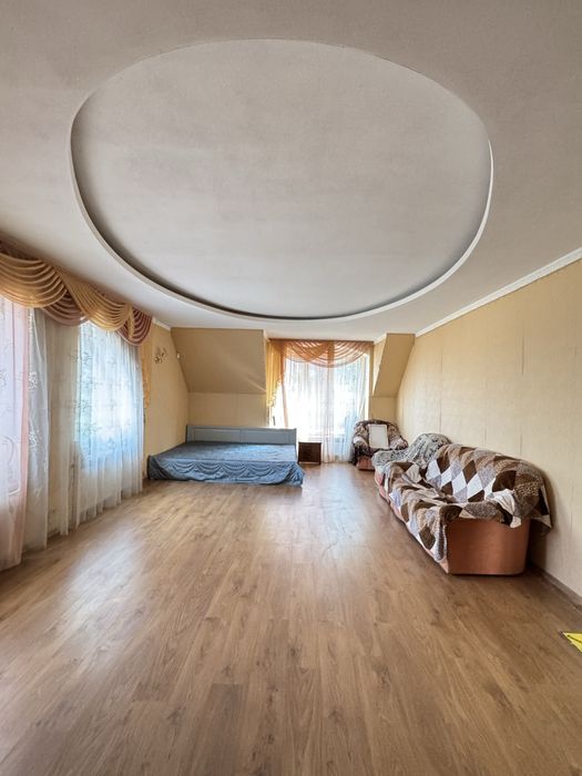 Дом с магазином, кафе, бильярдная, сауна Северный