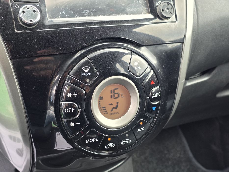 Nissan Note (branco pérola)