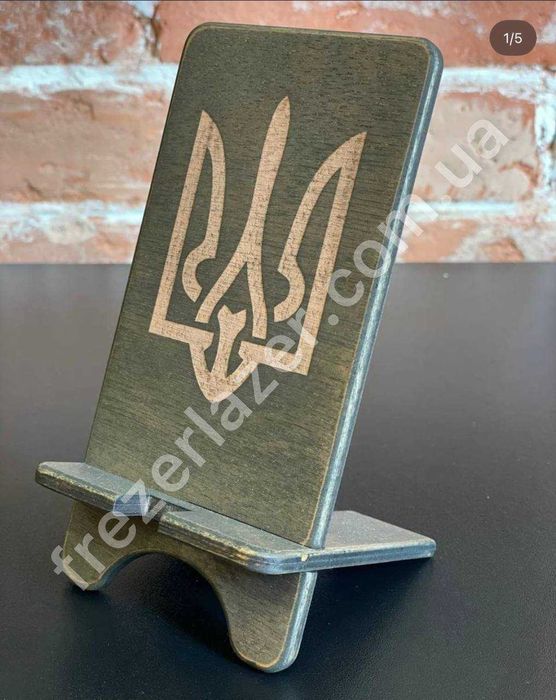 Лазерна різка, гравіювання  акрилу, фанери, неметалів