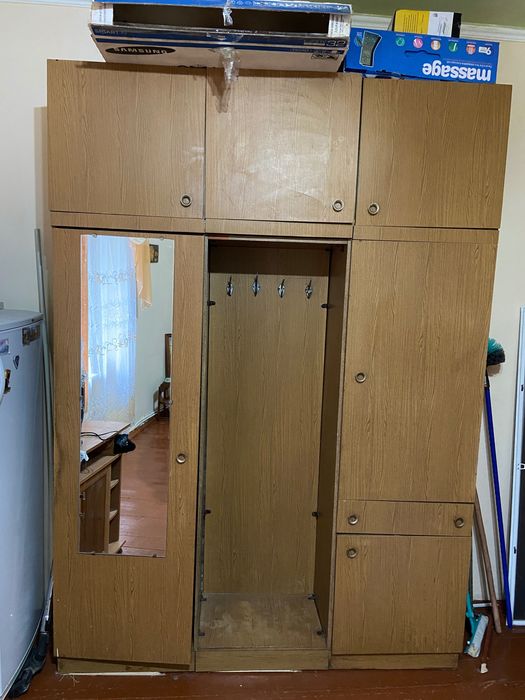 Шафа в коридор б/у але в доброму стані