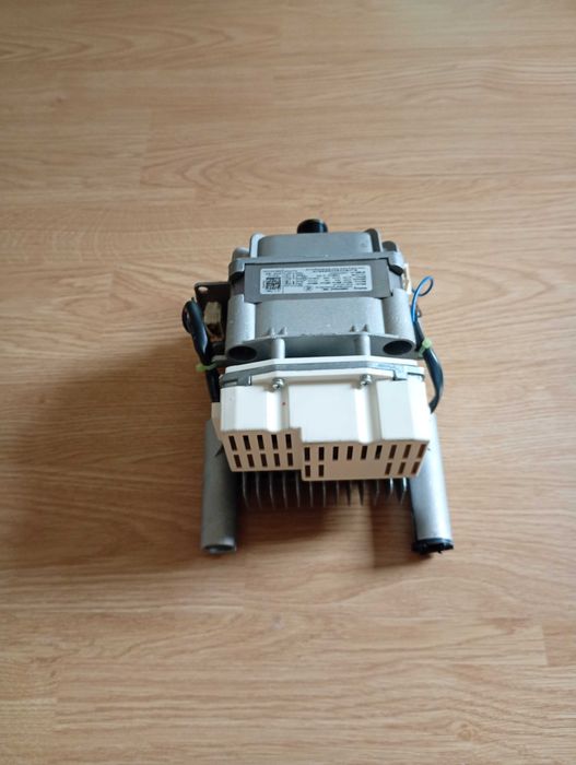 Amica DAW7123 DCiBT - silnik