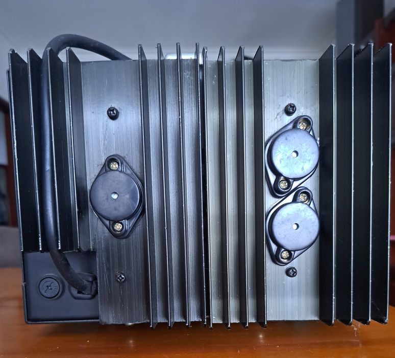 Fonte de alimentação Regulada ALAN K 205 - 13,8v
