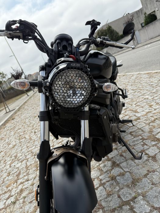 Yamaha xsr 700 55kw 2022 + top case e suporte GIVI