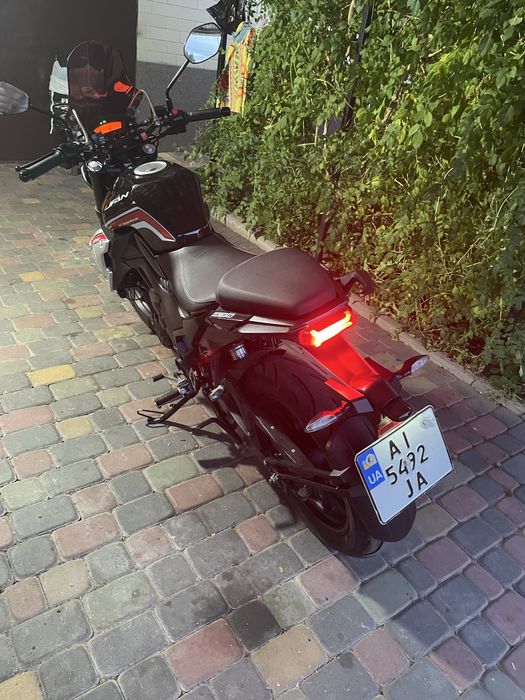 Продам  lifan sr220