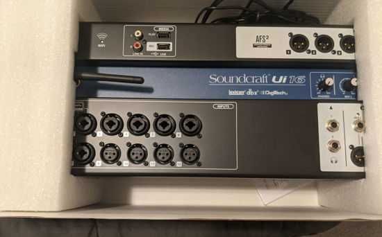 Soundcraft Ui12 Ui16 e Ui24R novas por estrear.