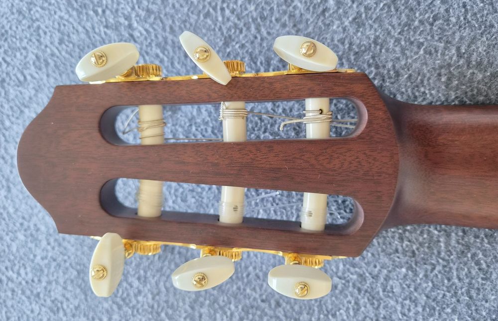 Guitarra Yamaha Silent SLG-200NW  (Em perfeito estado)