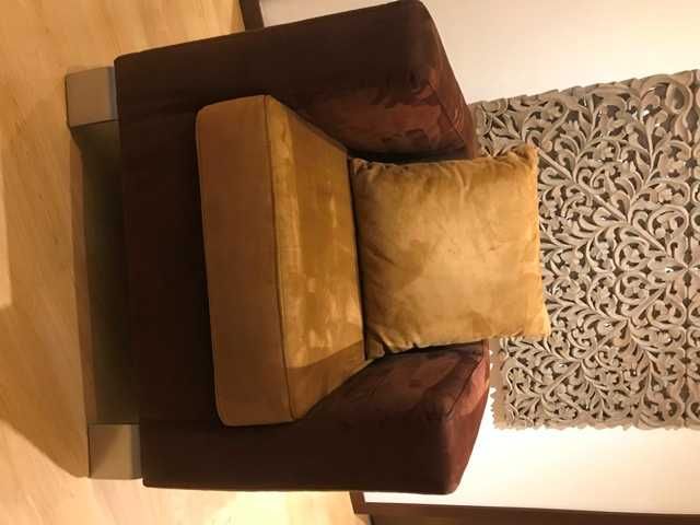 Sofás individuais em pele