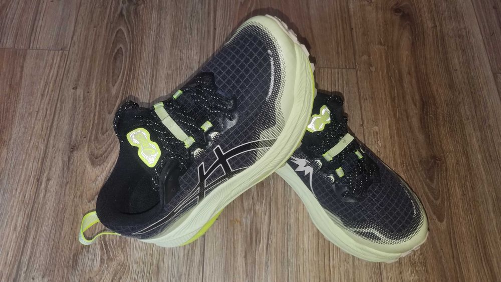 Buty ASICS Trabuco MAX 3 EURO37 23.5cm running sportowe biegowe trailowe stan Idealny