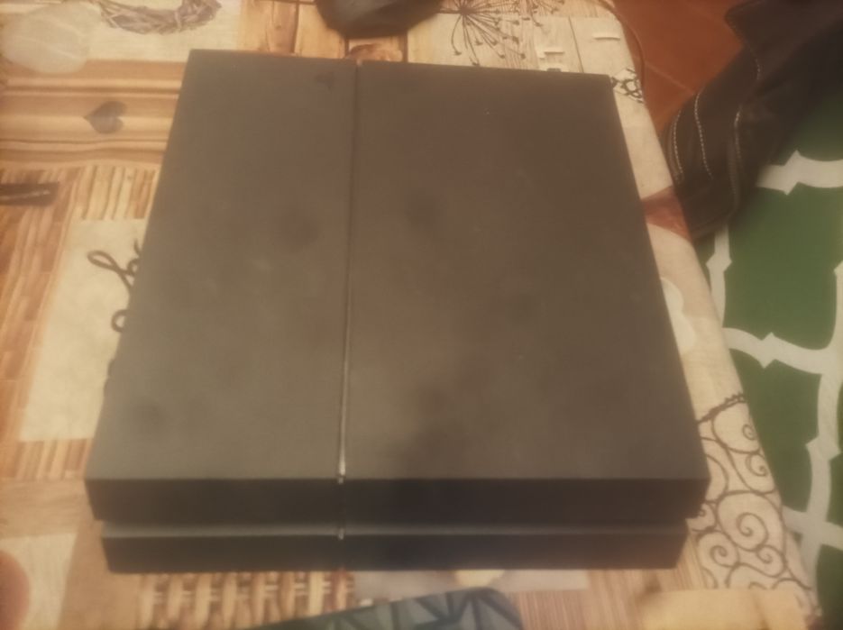 PS4 + Minecraft +grand turismo