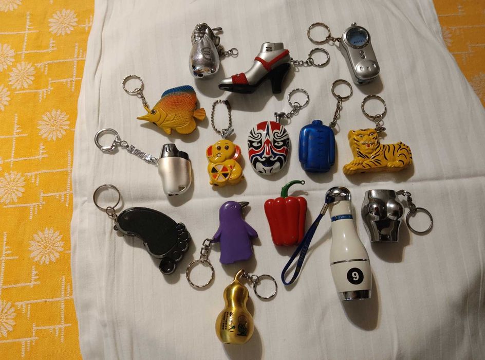 15 isqueiros/porta-chaves para coleção