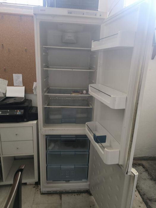 Frigorífico a trabalhar