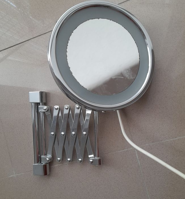 Espelho de aumentar com luz