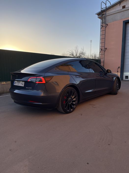 Tesla model 3 Perfomance 2021/08 rest