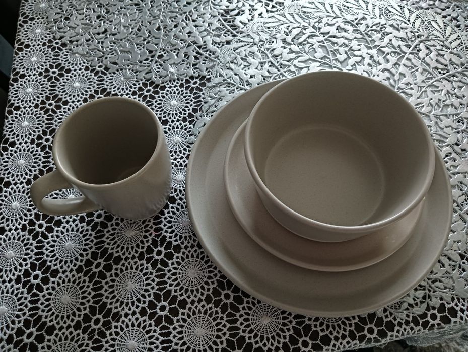 Nowoczesny zestaw obiadowy