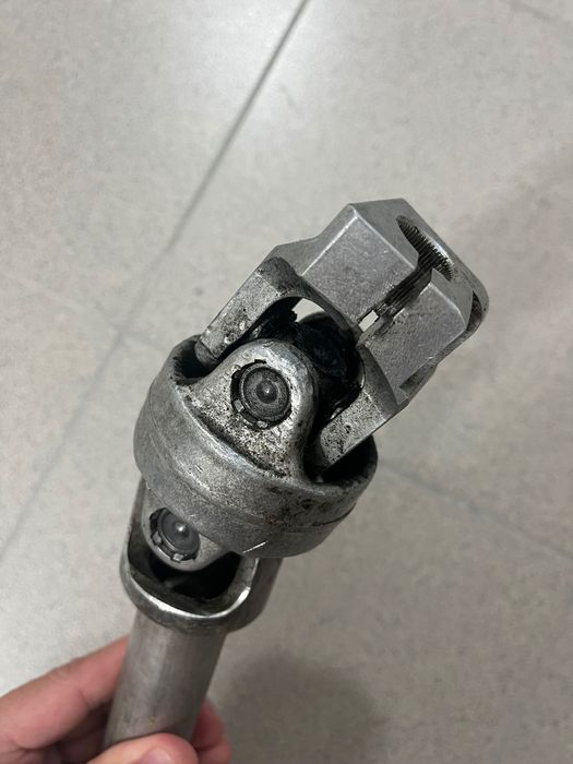 Рульовий карданчик БМВ 5 F10