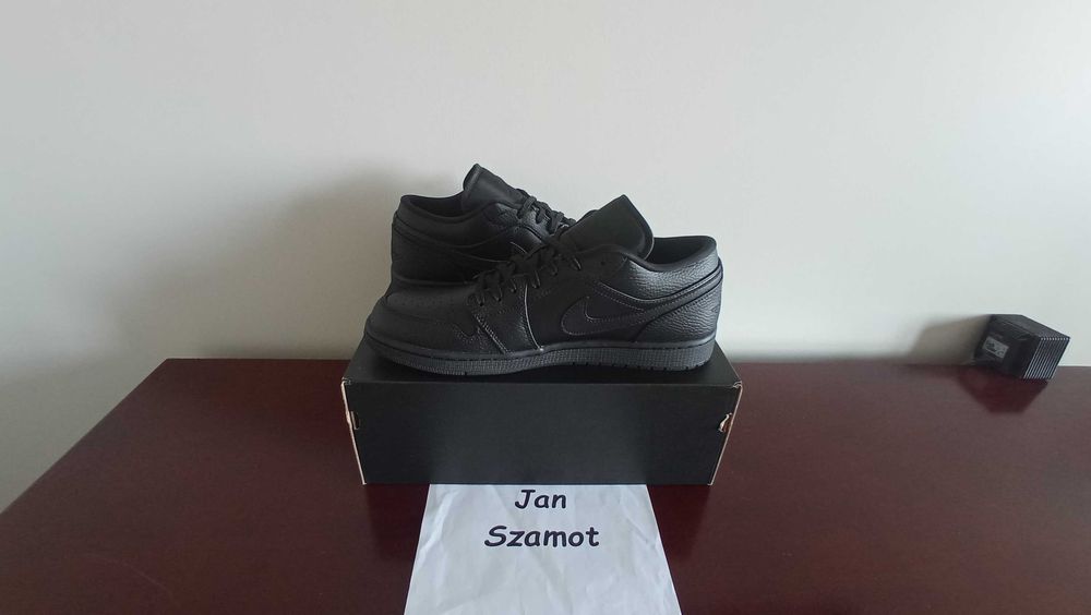 48,5 Buty Nike Air Jordan 1 Low Triple Black