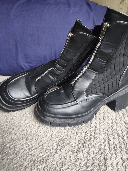 Чорні Кремезні Чоботи