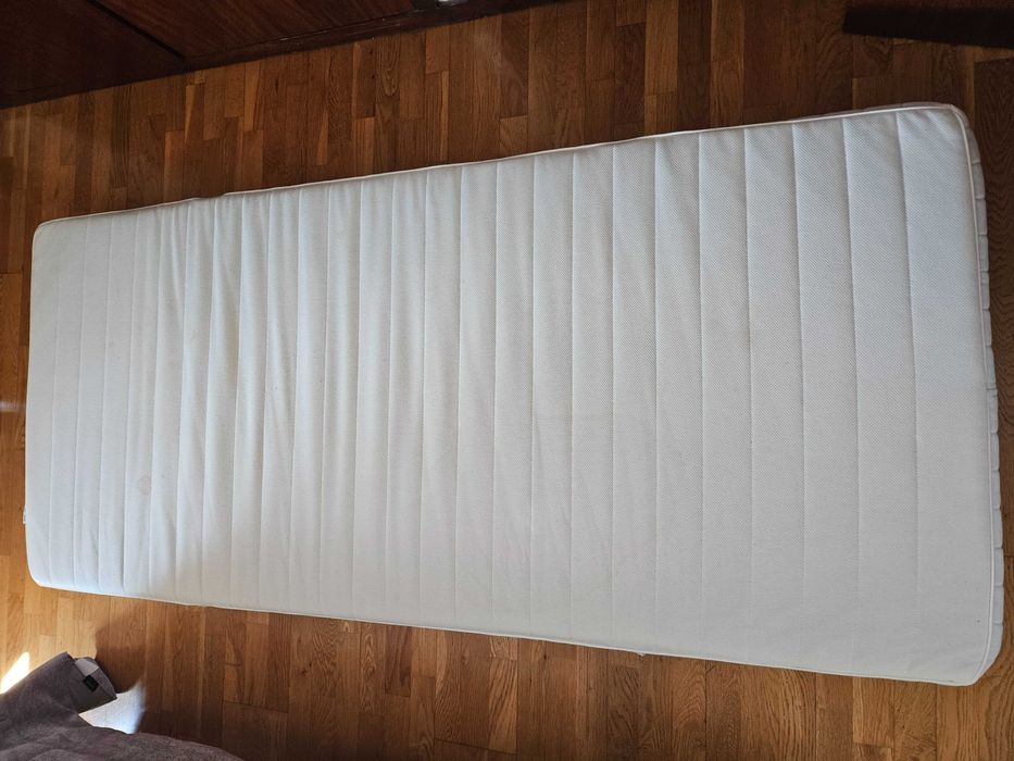 Colchão solteiro 90x200 IKEA