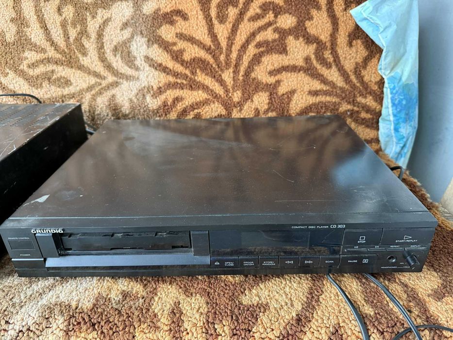 Grundig - Tuner T8300, Odtwarzacz CD303, Deck kasetowy CCF8300 MKII