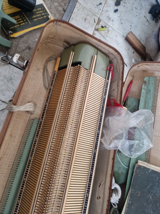 Maquina de tricotar singer