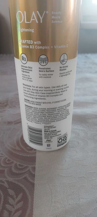 Olay Rewitalizujący i nawilżający balsam do ciała z witaminą C