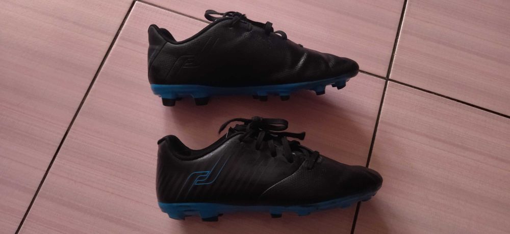 Футбольне взуття бутси взуття для футболу кросівки 34 розмір 21 см