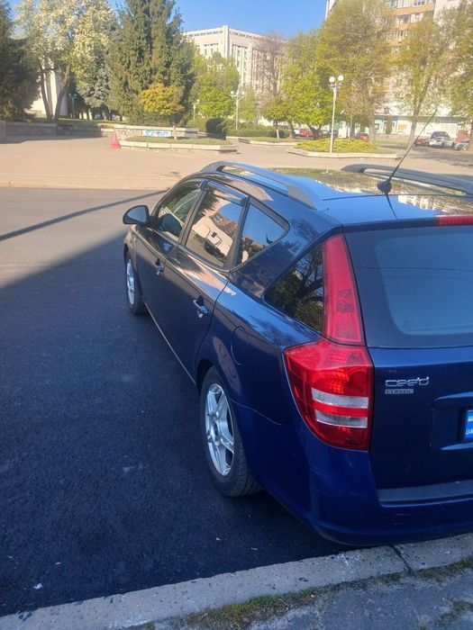Продам машину Kia Ceed 2008
