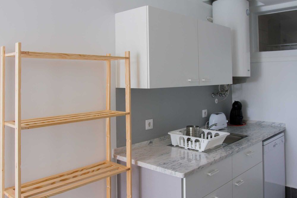 Quarto de solteiro para arrendar - Entrecampos