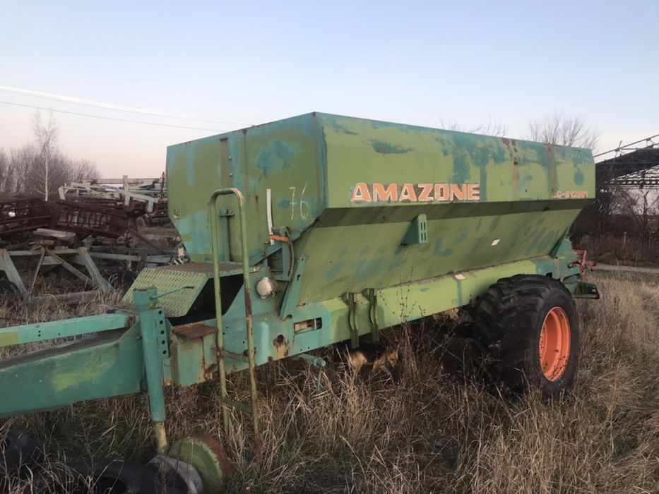 Розкидач міндобрив (прицеп)Amazone  удобрений Амазон прицепной