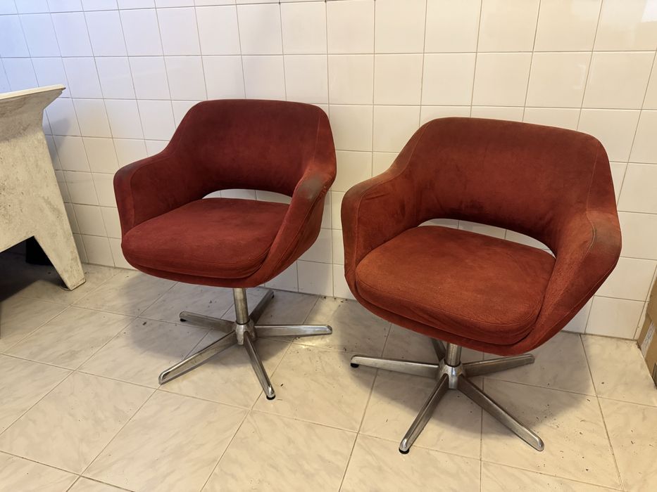 4 Cadeirões Vintage Anos 70 – Giratórias – Veludo Vermelho