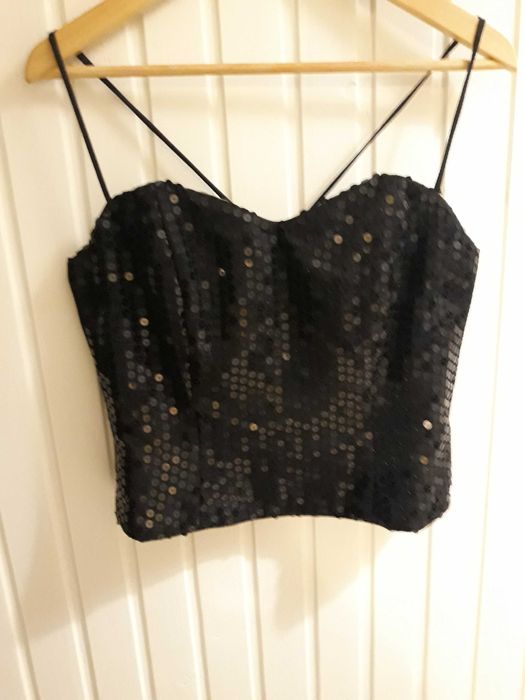 Piękny gorset z cekinami na fiszbinach