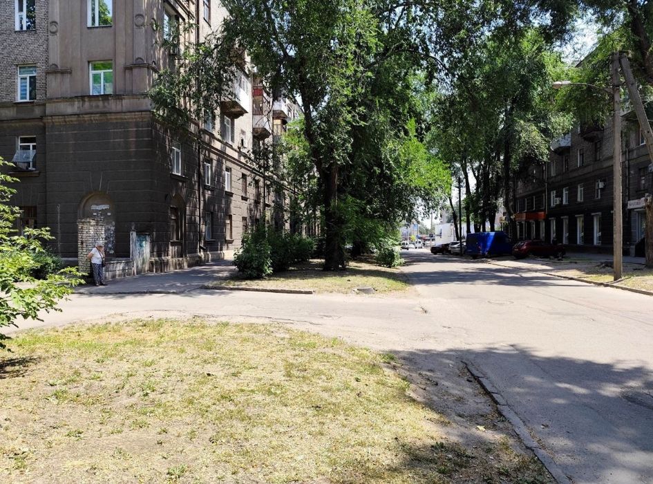 Продам 3к сталинку в центре города ул.Ковалевича
