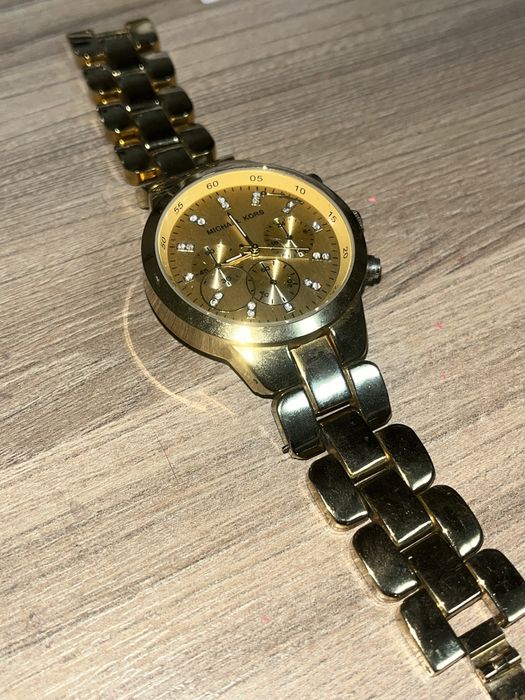 Золотистые часы Michael Kors