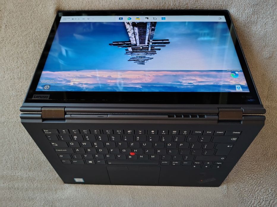 Lenovo 2W1 ThinkPad X1 Yoga 3 Gen 14" i7-8650U rysik 
16 GB 256GB M2 Dotykowy FHD  Windows 11 Pro  Klasa A