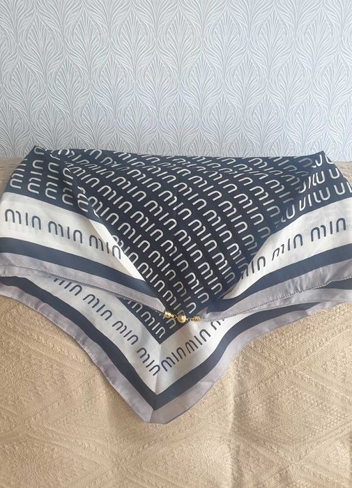 Chusta czarno biała nowa min