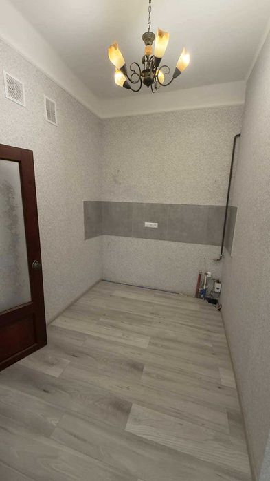 Shev Продам 3-кімнатну квартиру біля центру, вул. Богдана Хмельницького