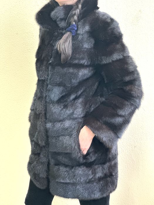 Продам норкову шубу