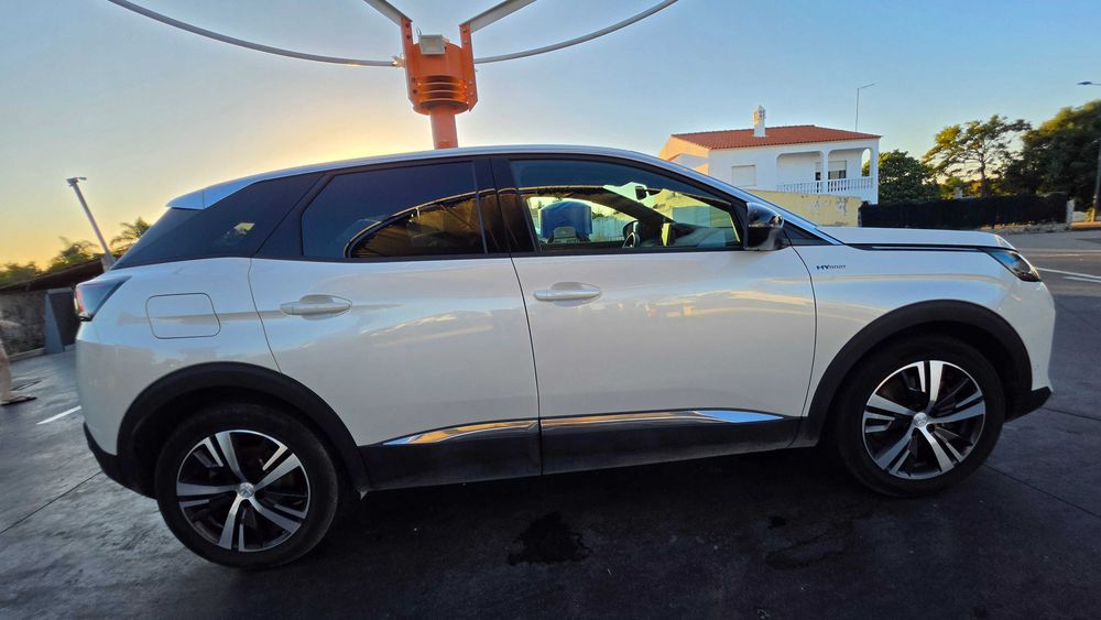 Peugeot 3008 Allure Hybrid Plug In, como novo