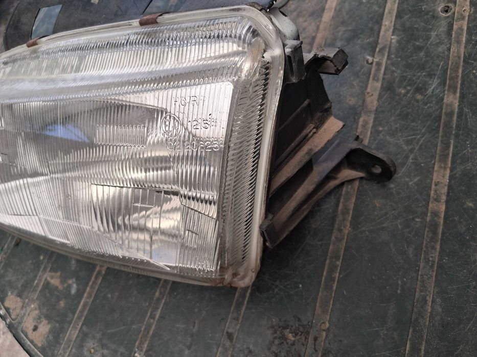 Farol esquerdo Peugeot Partner
