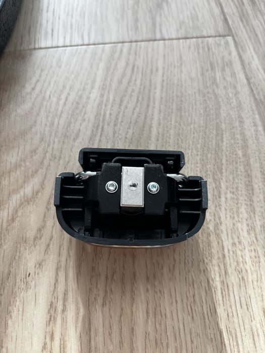 Uchwyty do listw bagaznika Audi