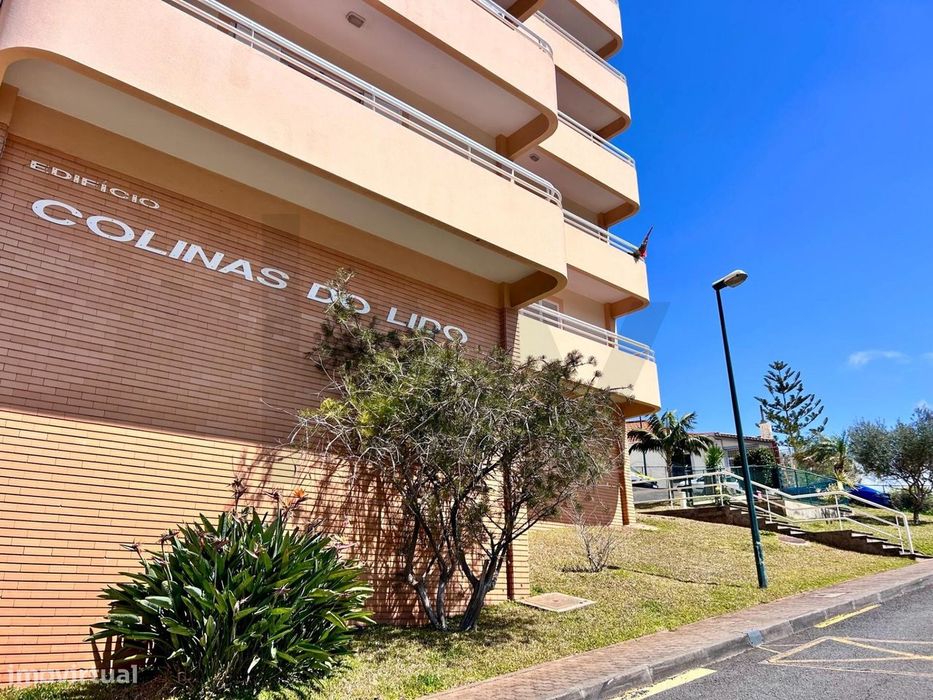 Dois Lugares de Garagem em Colinas do Lido
