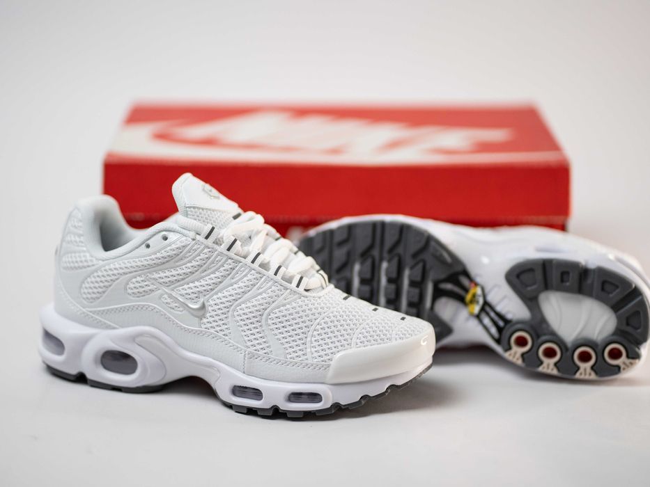 Женские кроссовки Nike Air Max TN (8 цветов) 36-41 размеры