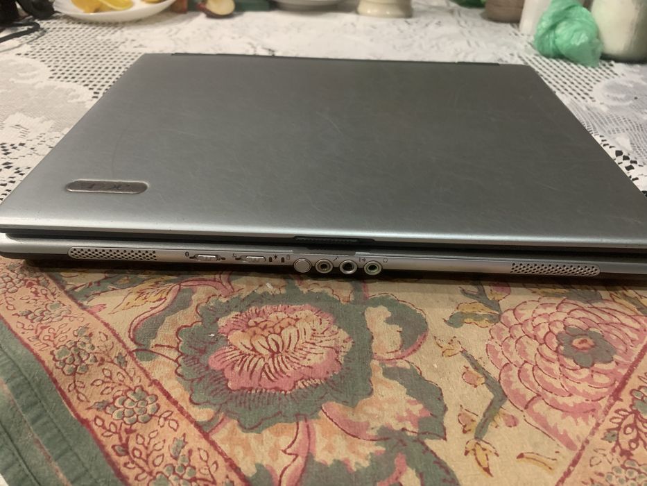 Ноутбук acer повністю справний