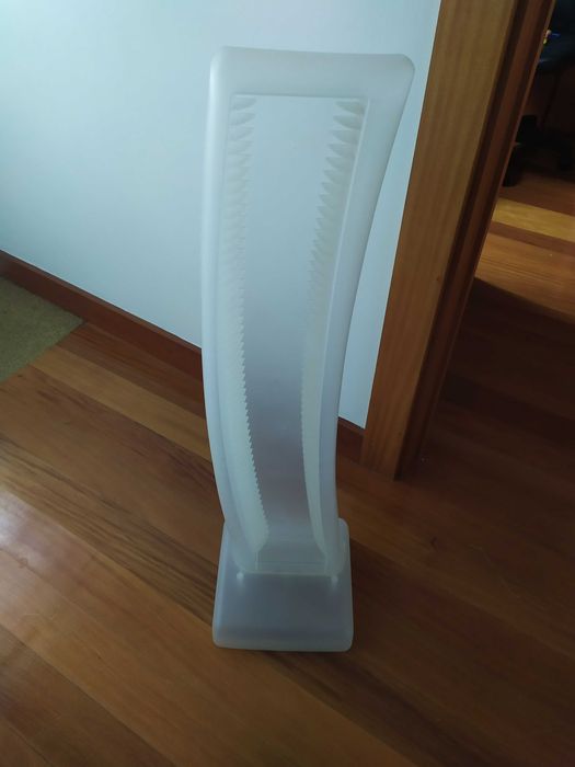 Coluna porta cd's/dvd's