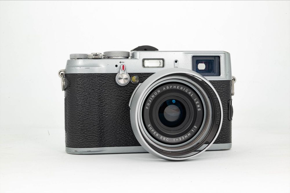 Fujifilm X100 GWARANCJA WYSYŁKA W 24H APS-C legenda Fujinon F2 kultowy aparat premium street photo