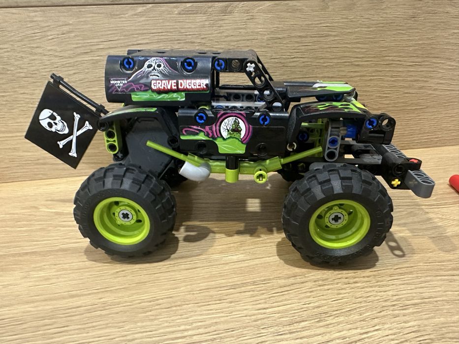 Lego 42118 Technic Monster Jam Grave Digger