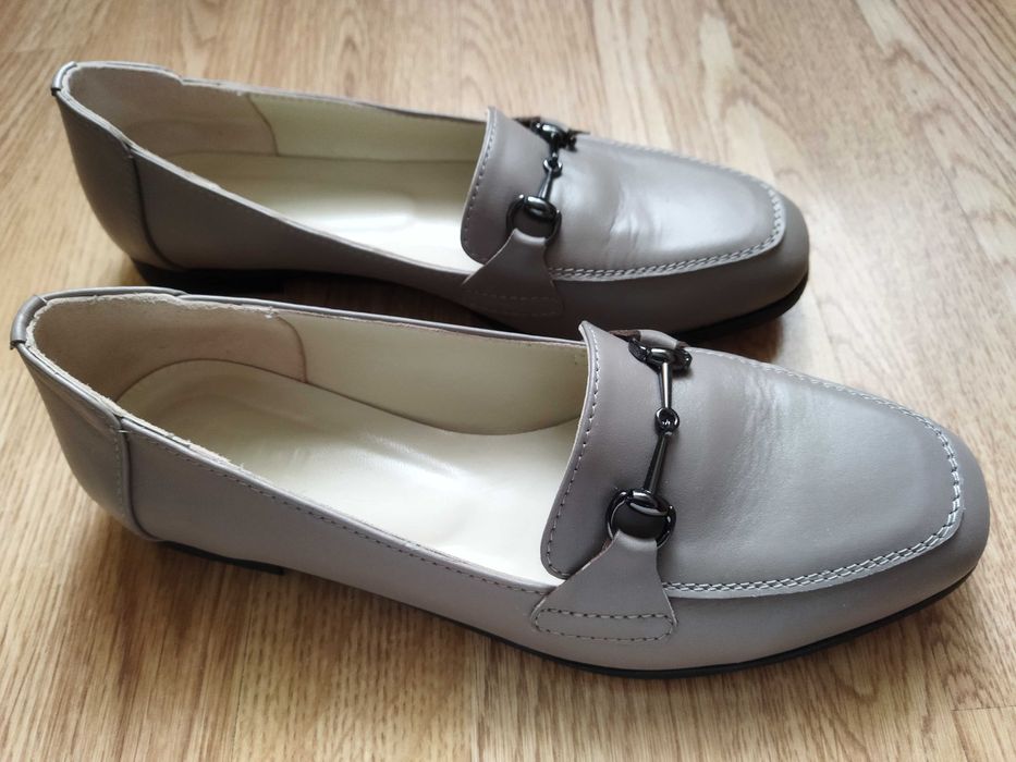 Туфлі, мокасини, лофери жіночі