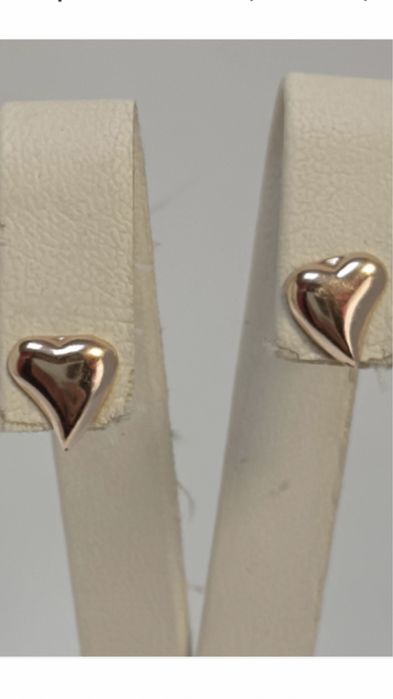 Золотые серьги-гвоздики